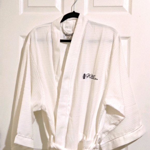 WWDS Robe - Picture 3 of 6